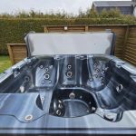Stuga med Jacuzzi i Bromölla Bubbelpool Ferienhaus Kronenpark, Angelcamp mit Angelboot, Kanus, Fahrräder, Jakuzzi, uvm Bromölla
