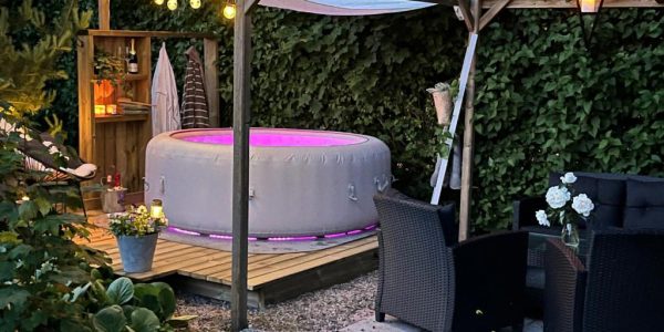 Romantisk Stuga med Bubbelpool Furet 5 Familjesvit på Österlen nära Skåneleden