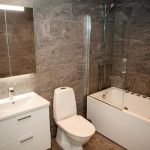 Hotell med Jacuzzi på Rummet i Kungshamn Rösholmens Havsboende med Bubbelpool på Rummet Kungshamn