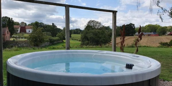 Stuga med Jacuzzi Hässleholm Hovdala Holiday
